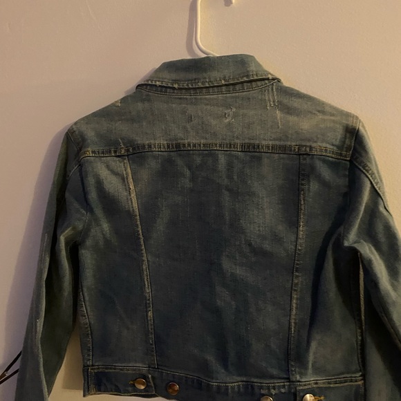 TEXTILE Elizabeth & James~Distressed Denim Jacket✨ - Picture 9 of 9